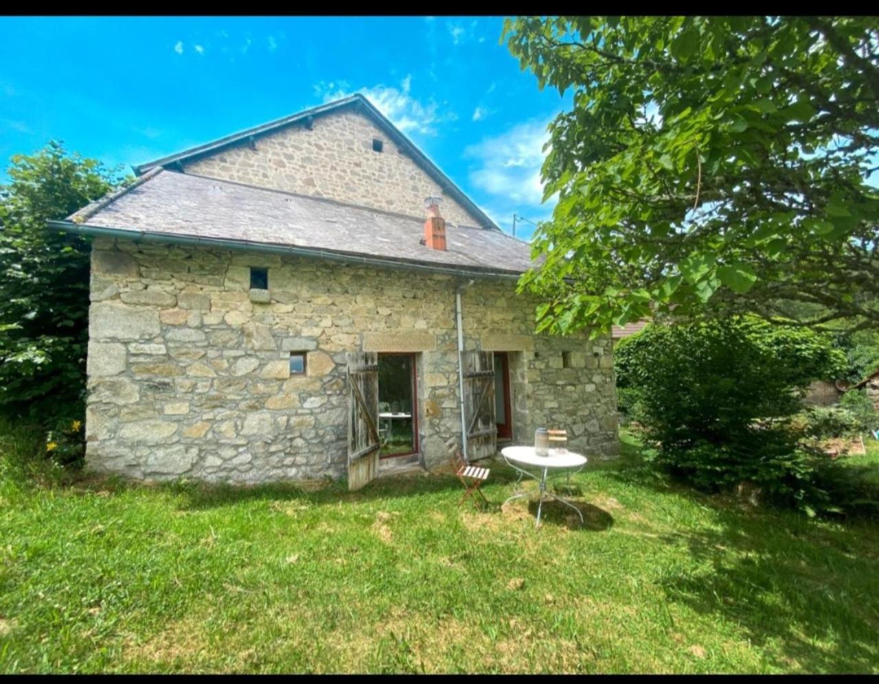 Gite Le Onze Beauval Saint-Dizier-Leyrenne Buitenkant foto